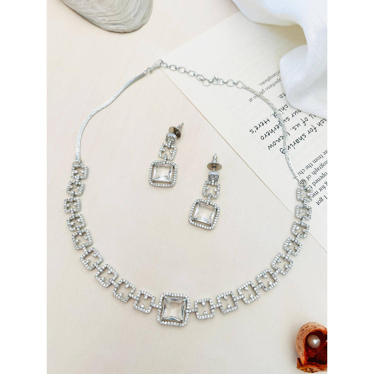 Abdesigns Enchanting American Diamond Necklace White · One Size