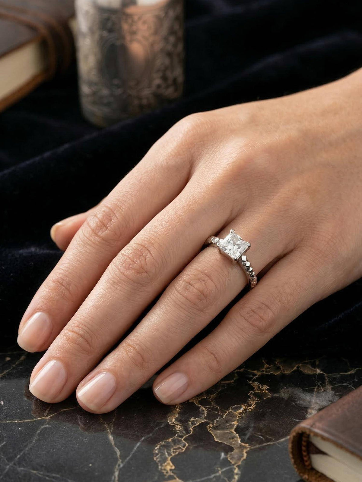 925 SILLER Pure The Prism Textured Princess Ring