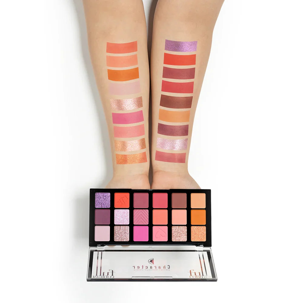 Character 18 Color eyeshadow palette 28.8g CFC001