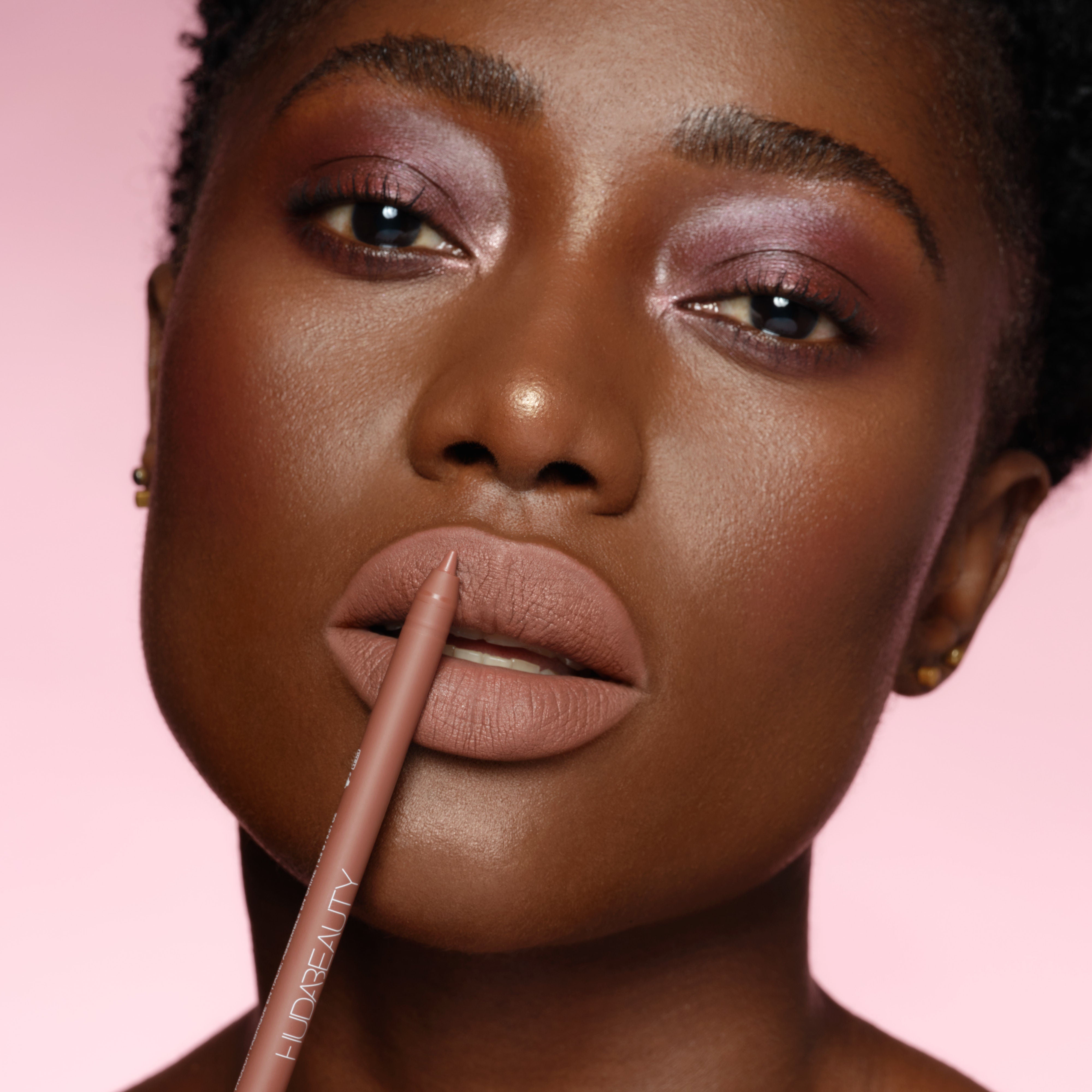 Huda Beauty Lip Contour 2.0 - Warm Brown (0.5 g)