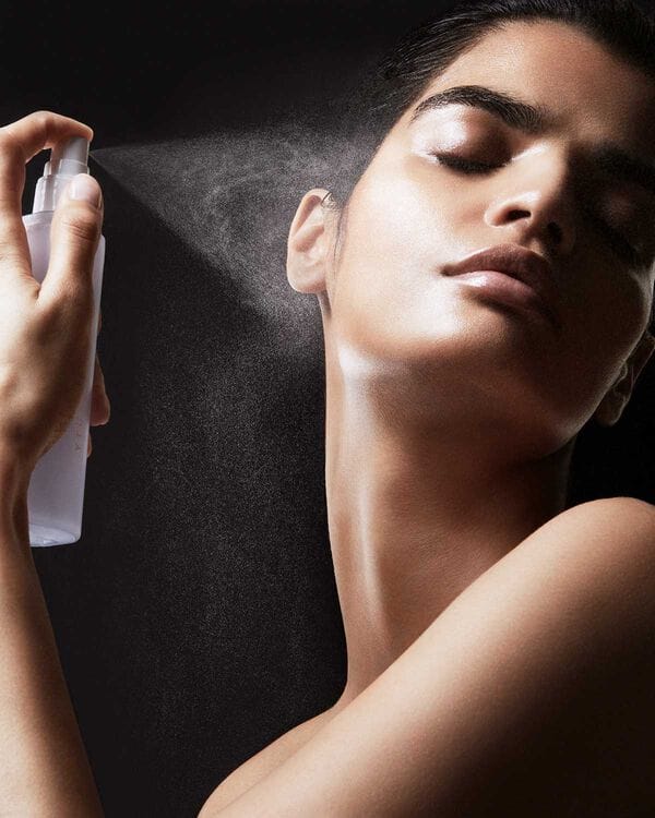 FENTY BEAUTY - WHAT IT DEW MAKEUP REFRESHING SPRAY (100mL)