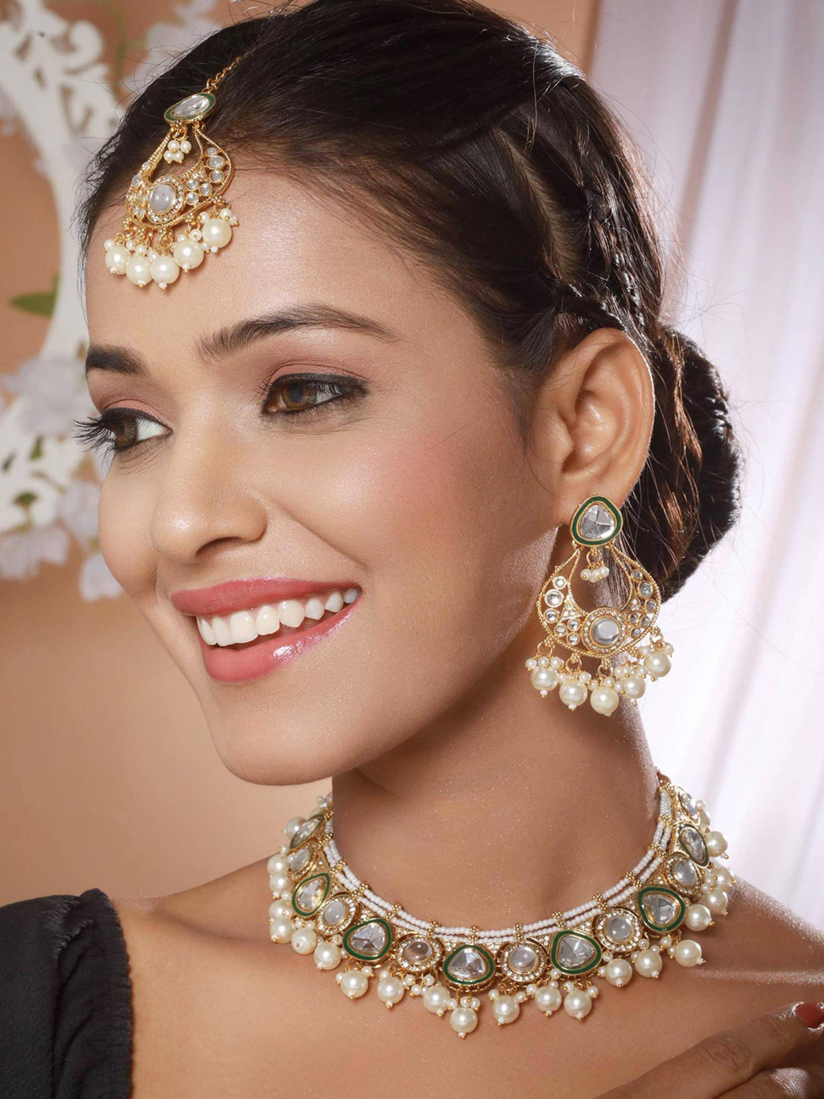 Aatmana Gold-Plated White Kundan-Studded And Pearl Beaded Choker Jewellery Set