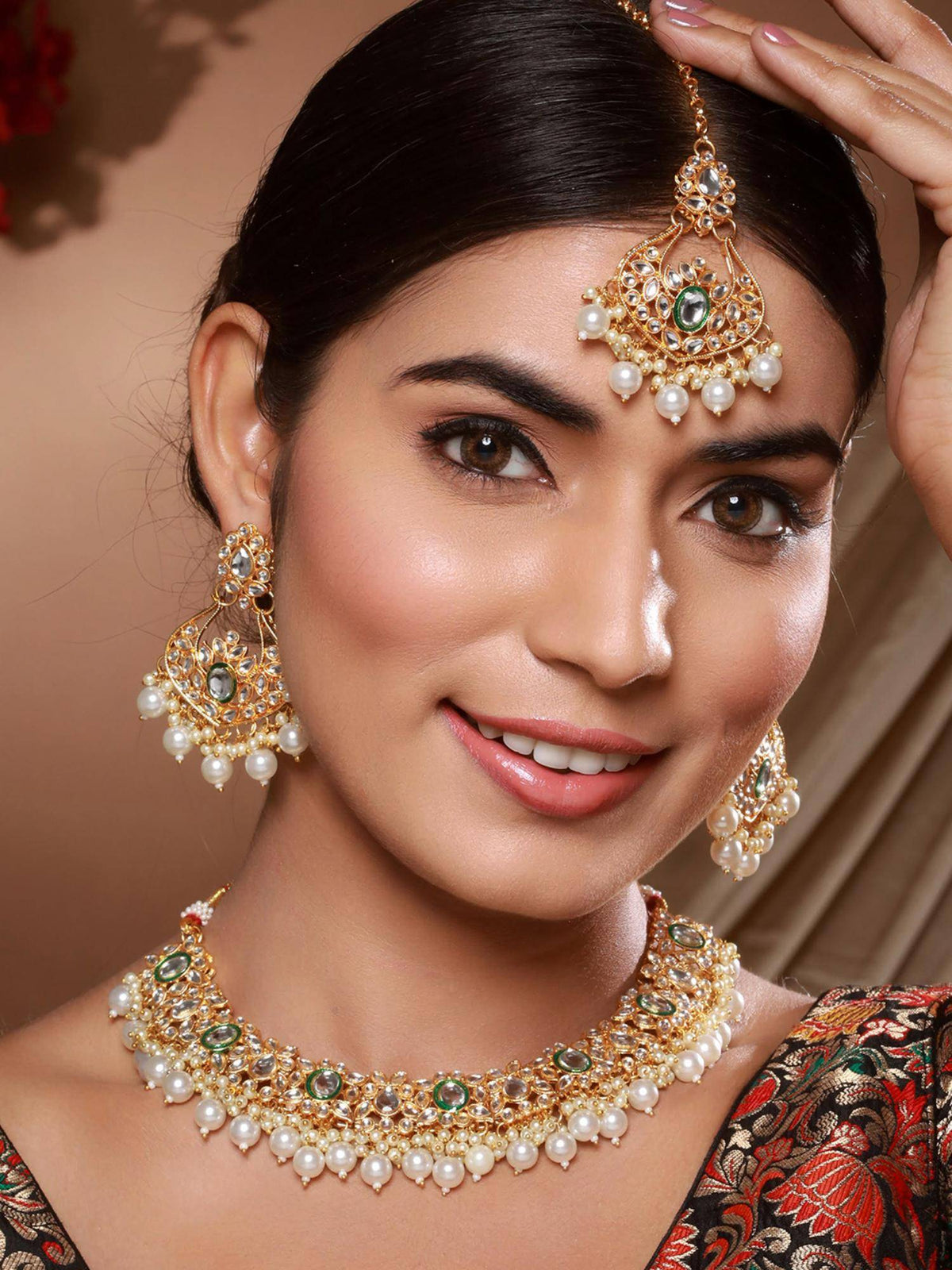 Aatmana Gold Plated Kundan Studded And Beaded Jewellery Set With Maangtikka