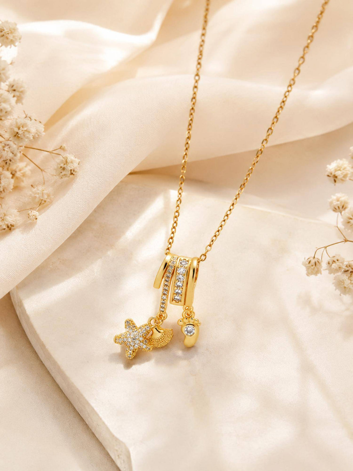 AANURA 18K Gold Plated Starfish And Shell Charm Necklace