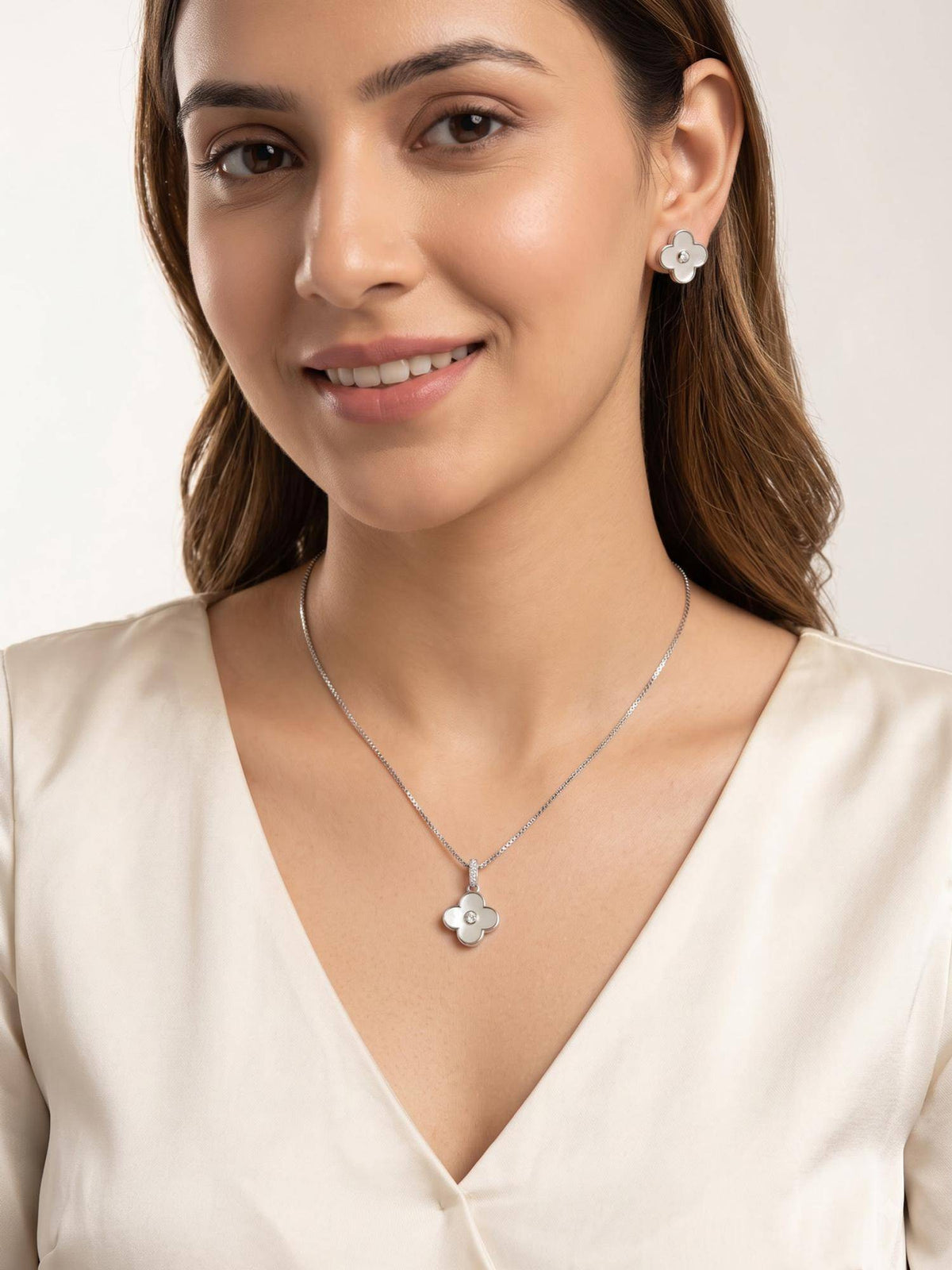 925 SILLER Radiant Four-Leaf Pearl Jewellery Set