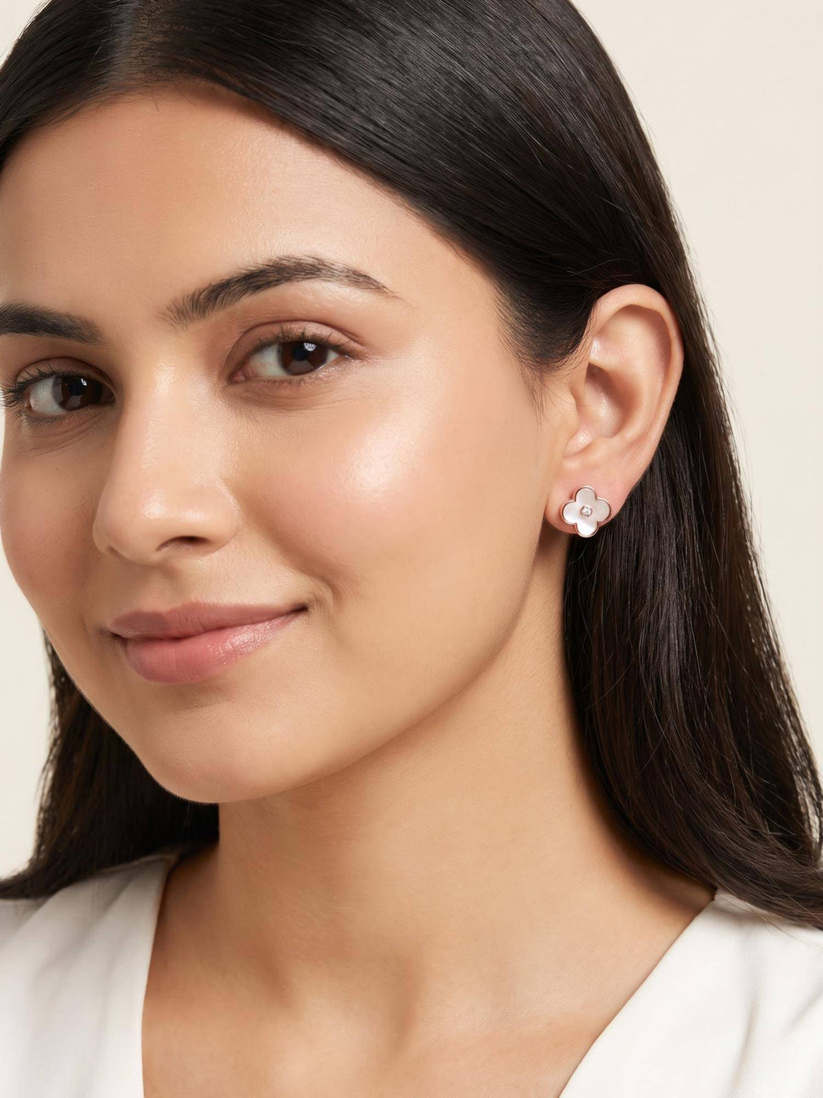 925 SILLER Four-Leaf Pearl Stud
