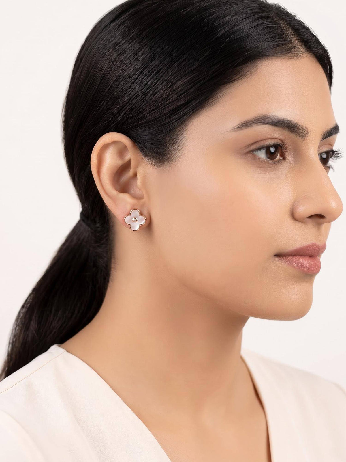 925 SILLER Four-Leaf Pearl Stud