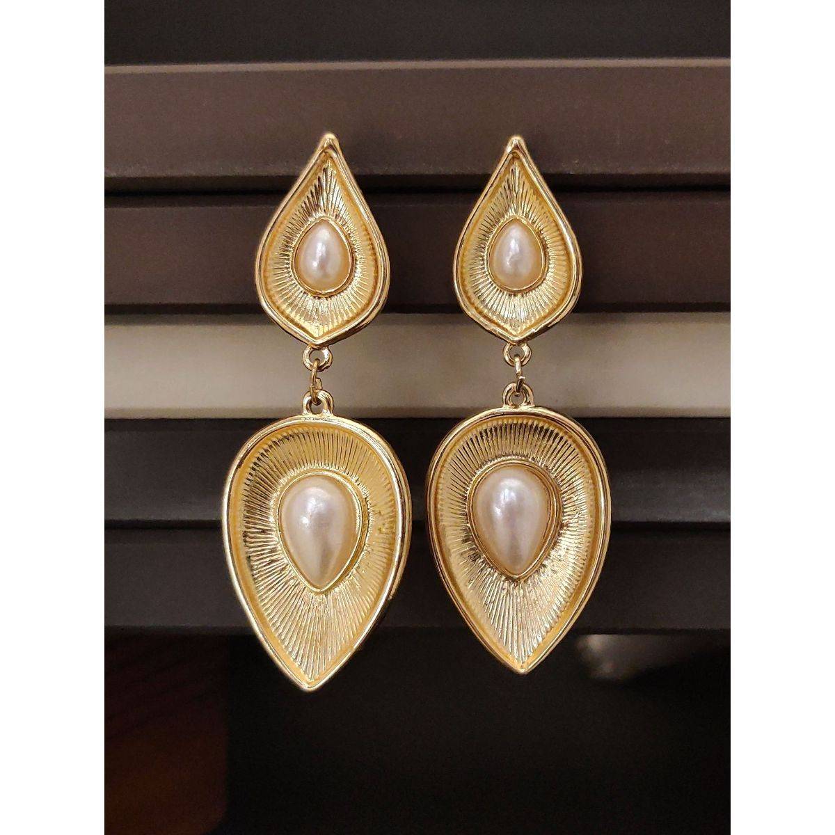 Abdesigns Elegant Gold Plated Drop Earrings White