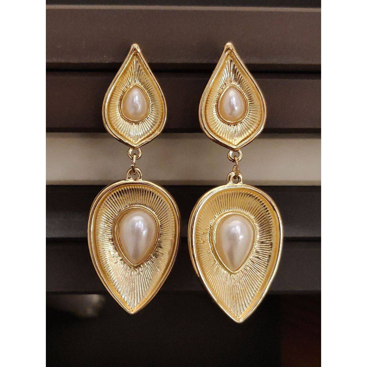 Abdesigns Elegant Gold Plated Drop Earrings White