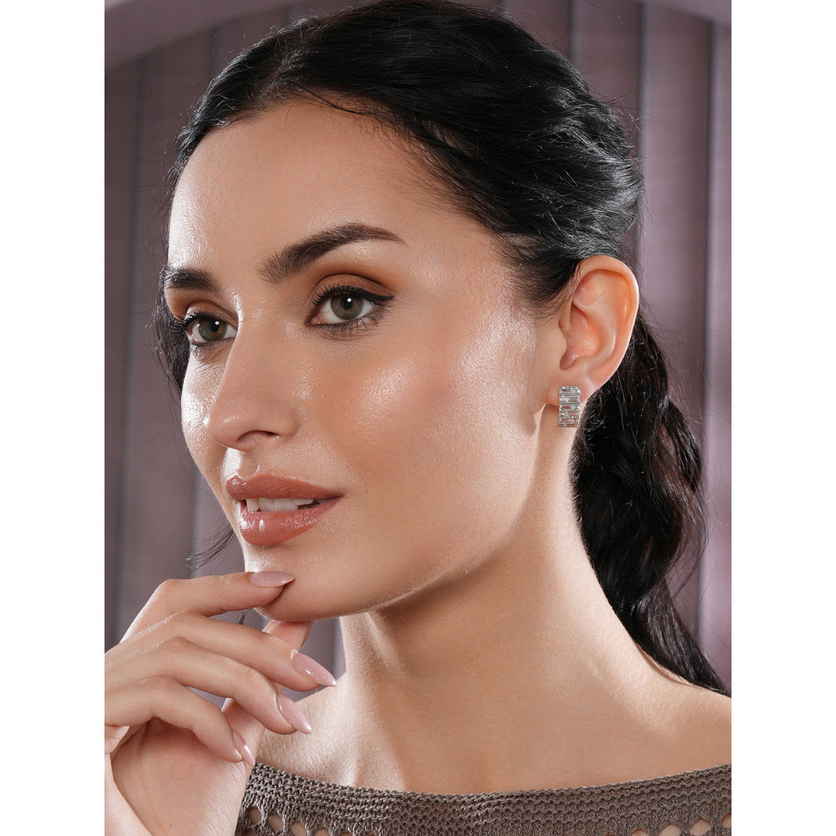 Aatmana White Silver Plated Crystals Studs Earrings