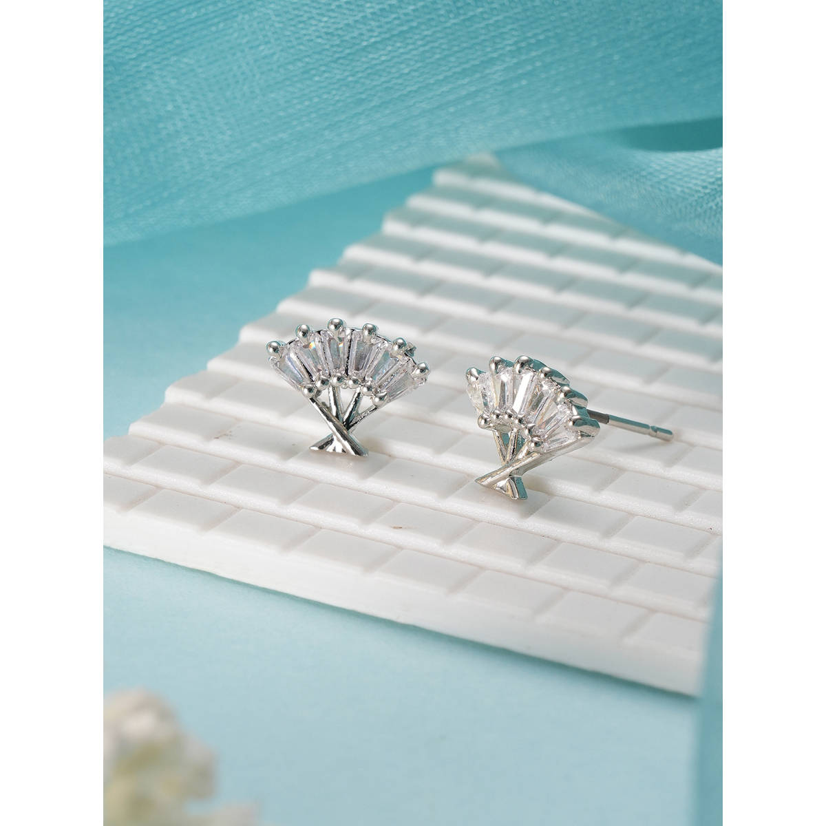 Aatmana Silver-Toned Rhodium-Plated CZ-Studded Fan Shaped Stud Earrings · One Size