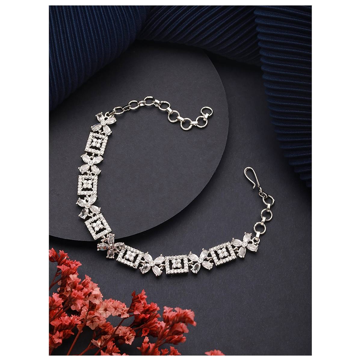Aatmana Silver Elegance Bracelet · One Size