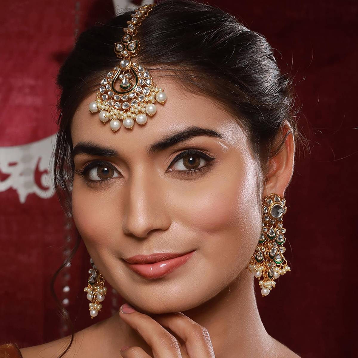 Aatmana Gold-Toned & Kundan & Pearl Studded Green Enamelled Maang Tikka with Earring Set · One Size