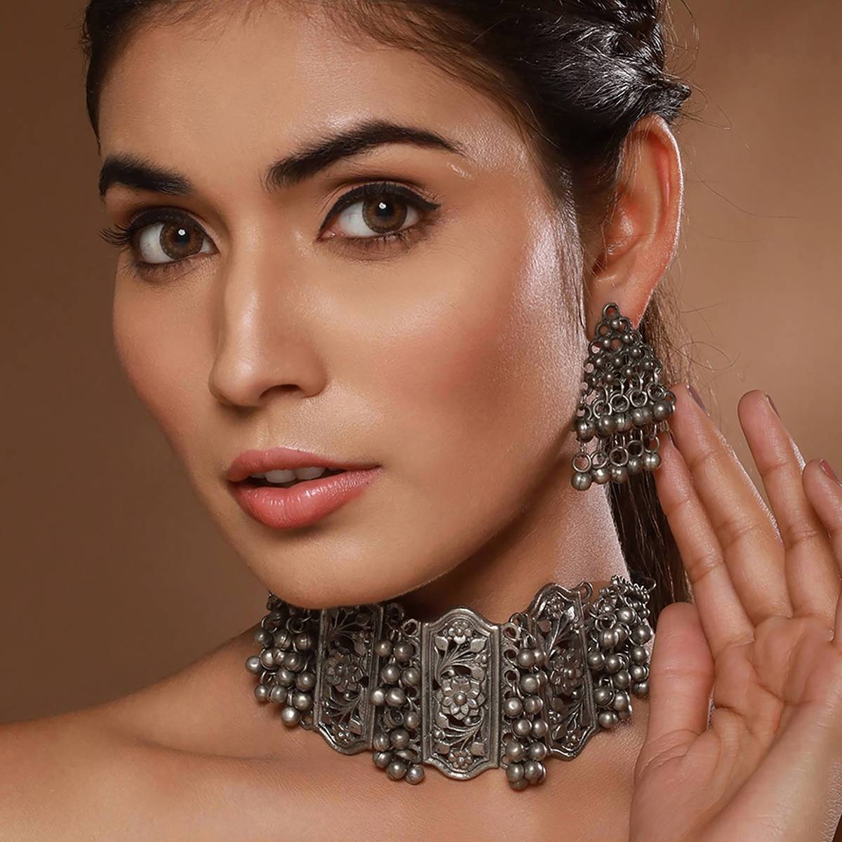Aatmana Silver-Plated & Beaded Oxidized Floral Choker Jewellery Set