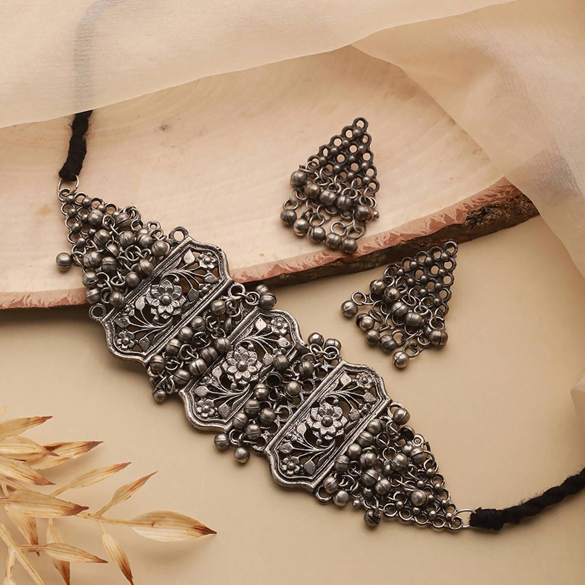 Aatmana Silver-Plated & Beaded Oxidized Floral Choker Jewellery Set