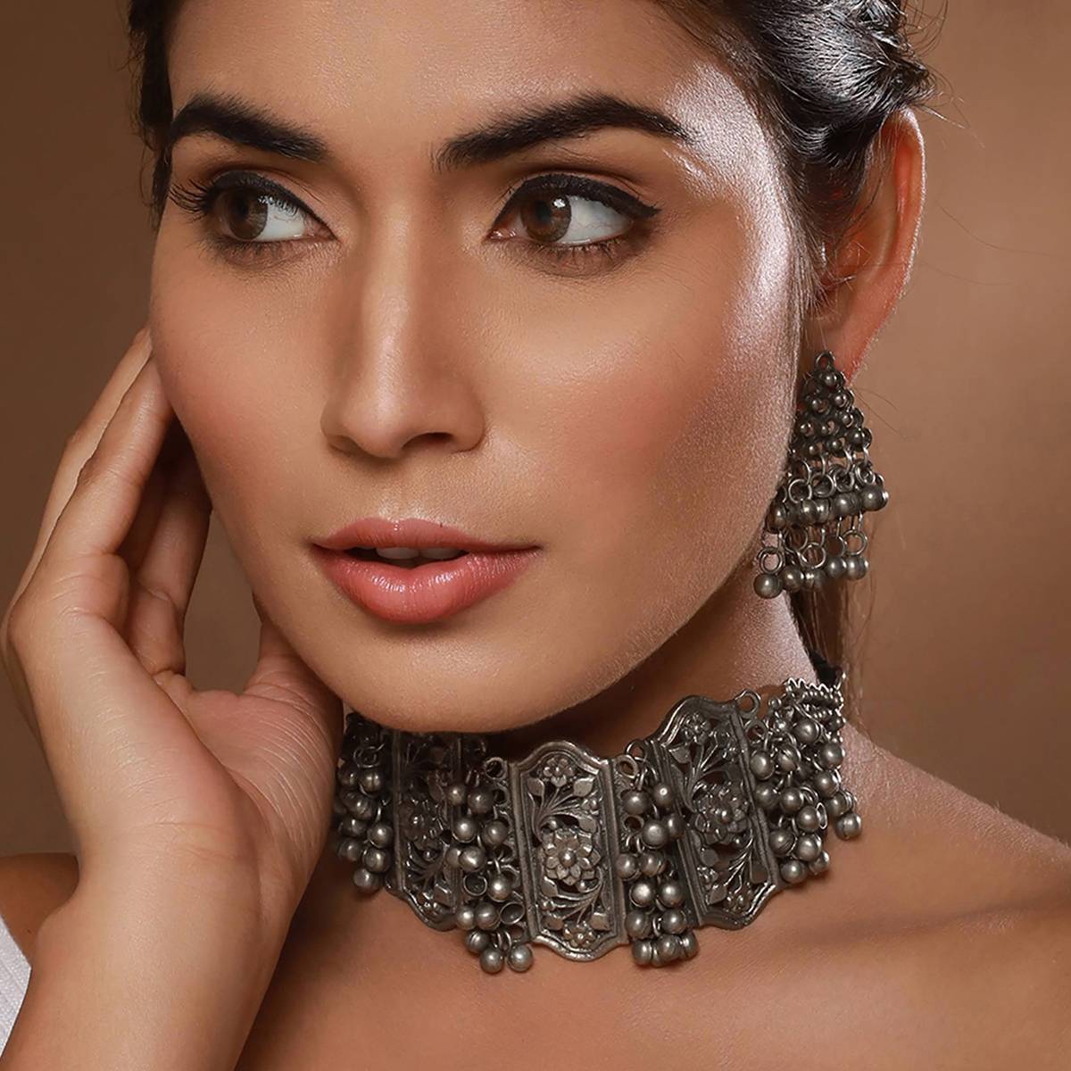 Aatmana Silver-Plated & Beaded Oxidized Floral Choker Jewellery Set