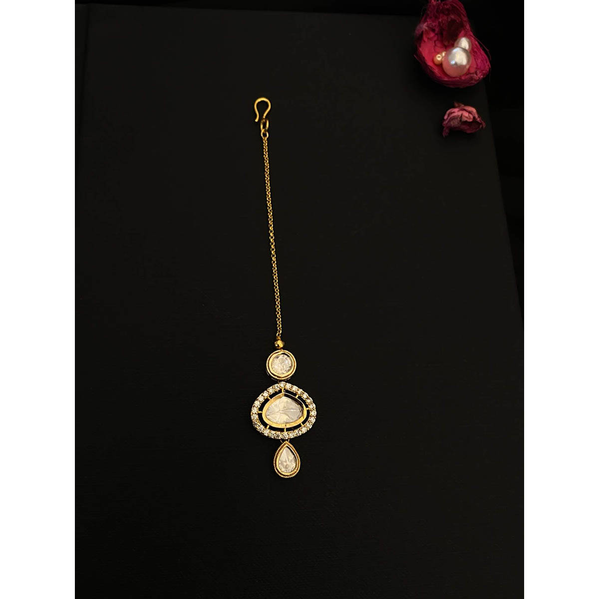 Abdesigns Gold-Plated Polki Kundan Studded Maangtikka · One Size