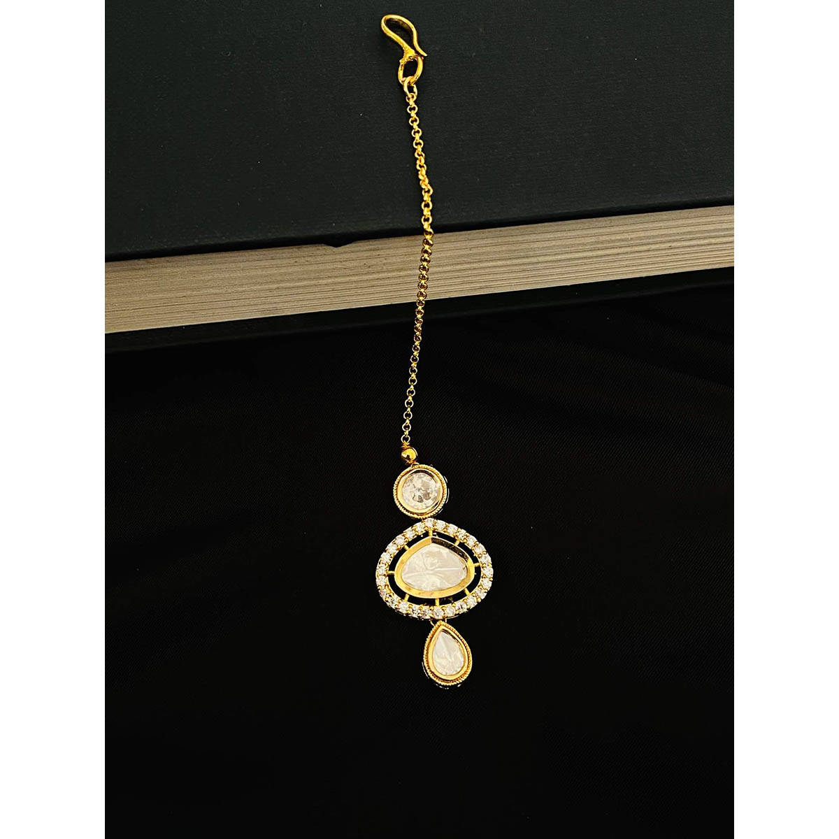 Abdesigns Gold-Plated Polki Kundan Studded Maangtikka