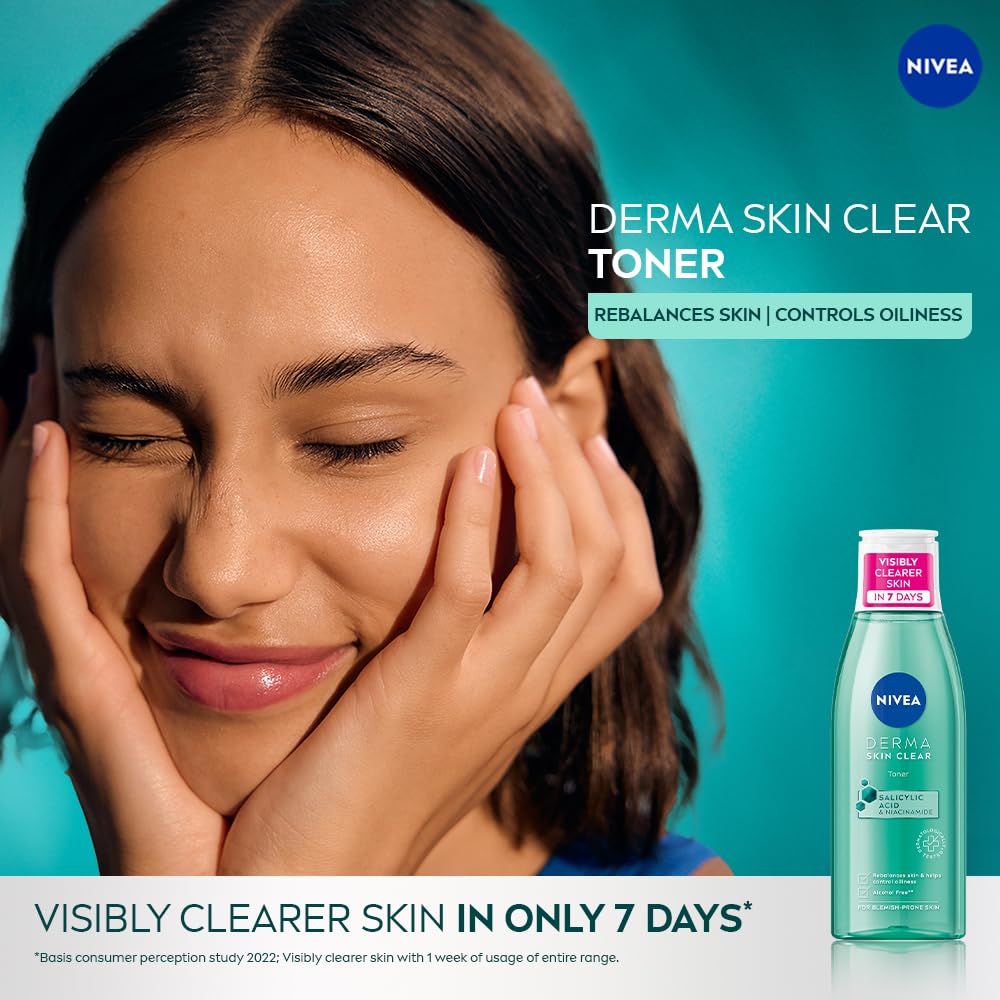 NIVEA Derma Skin Clear Face Toner with Salicylic Acid & Niacinamide, Cleansing & Hydrating Toner for Visible Clearer Skin in 7 Days, Controls Oiliness, Removes