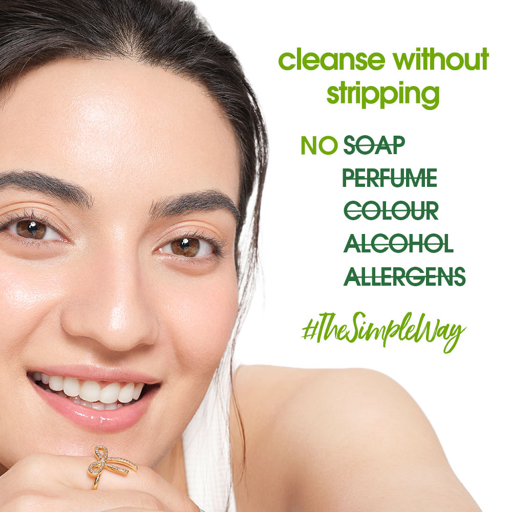 Simple Kind to Skin Refreshing Facewash Mild Face Wash for Sensitive Skin (250ml)