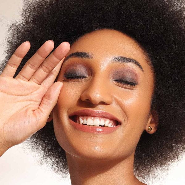 Praush - The Showstopper Eyeshadow Palette With 18 Pigmented Shades & No Fallout