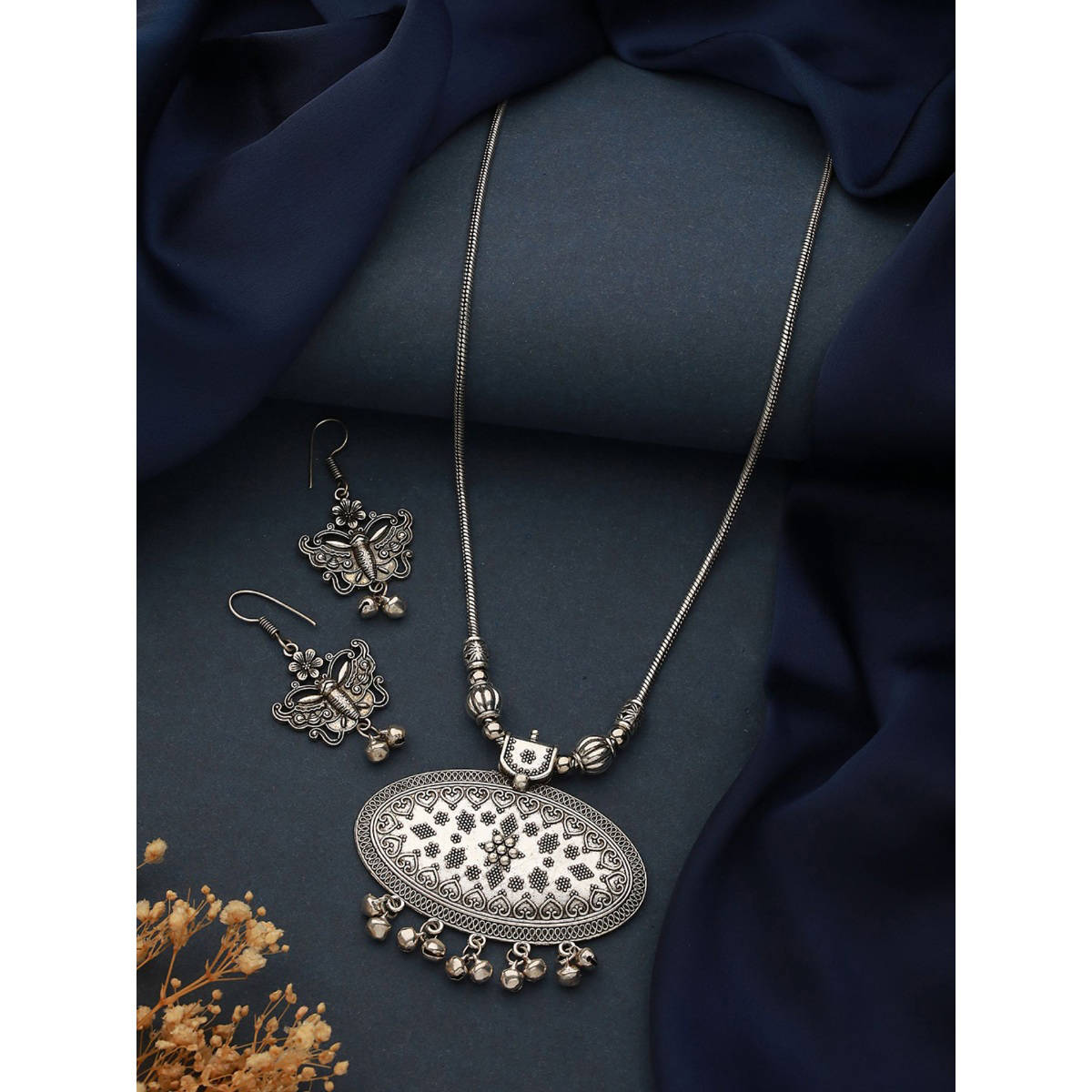 Aatmana Silver Toned and Silver Plated Textured and Beaded Jewellery Set · One Size