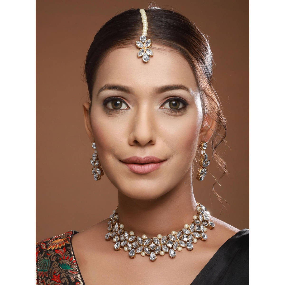 Aatmana Traditional Stone Studded and Pearls Jewellery Set