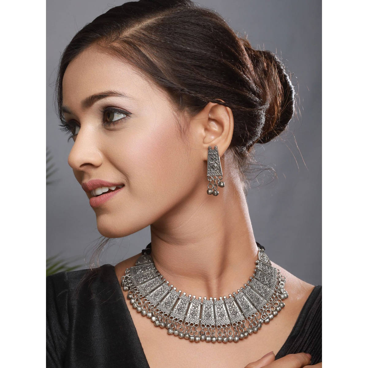 Aatmana Silver Plated Oxidised Beaded Coin Choker Jewellery Set · One Size