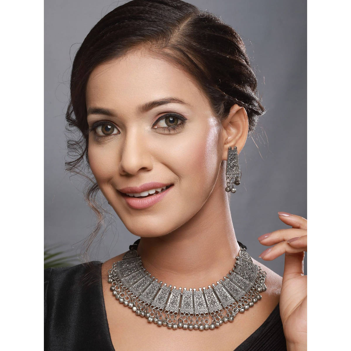 Aatmana Silver Plated Oxidised Beaded Coin Choker Jewellery Set · One Size
