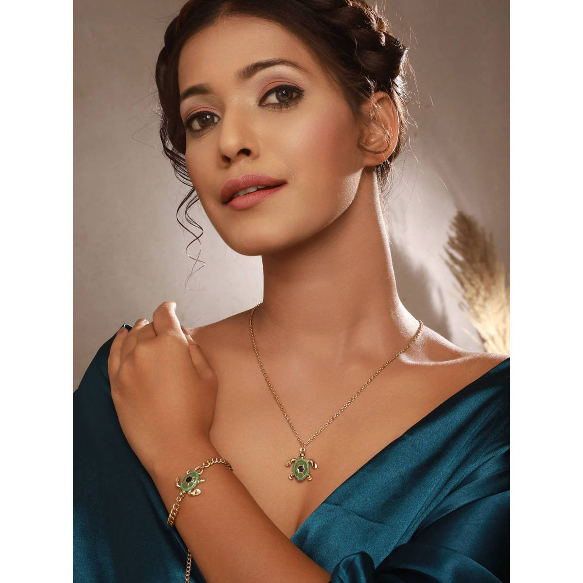 Aatmana Tortoise Necklace and Charm Bracelet · One Size