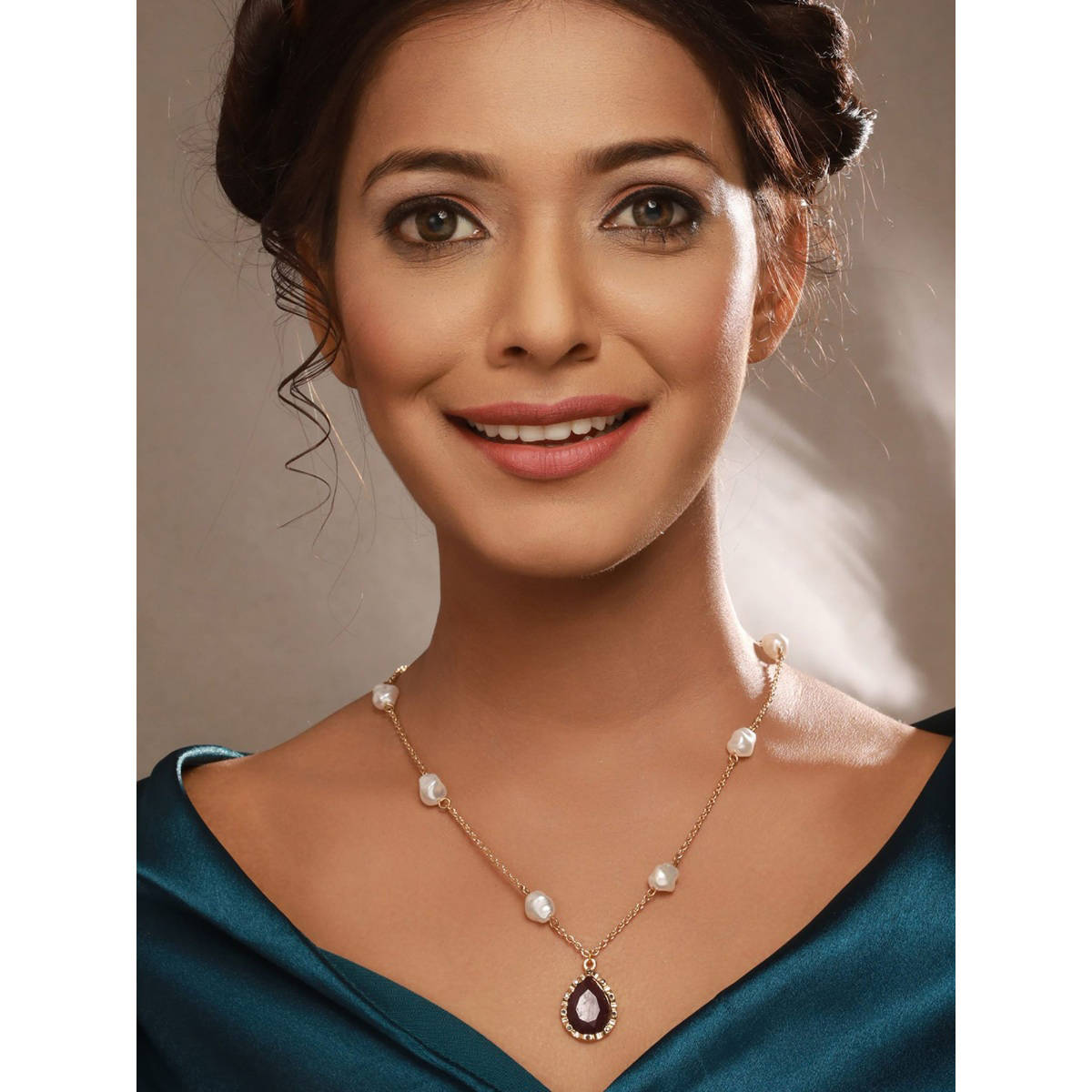 Aatmana Gold-Plated Black Stone and Pearl Necklace · One Size