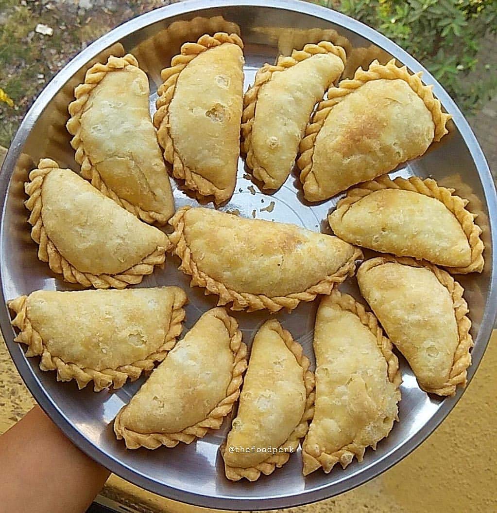 Kalakriti Aluminium Gujiya/Gujia Karanji kajjikayalu Maker Big| karjikai Mould Cutter| Sacha Machine| Dumpling Maker Kitchen Molds for Ganesh Chaturthi Holi Diw