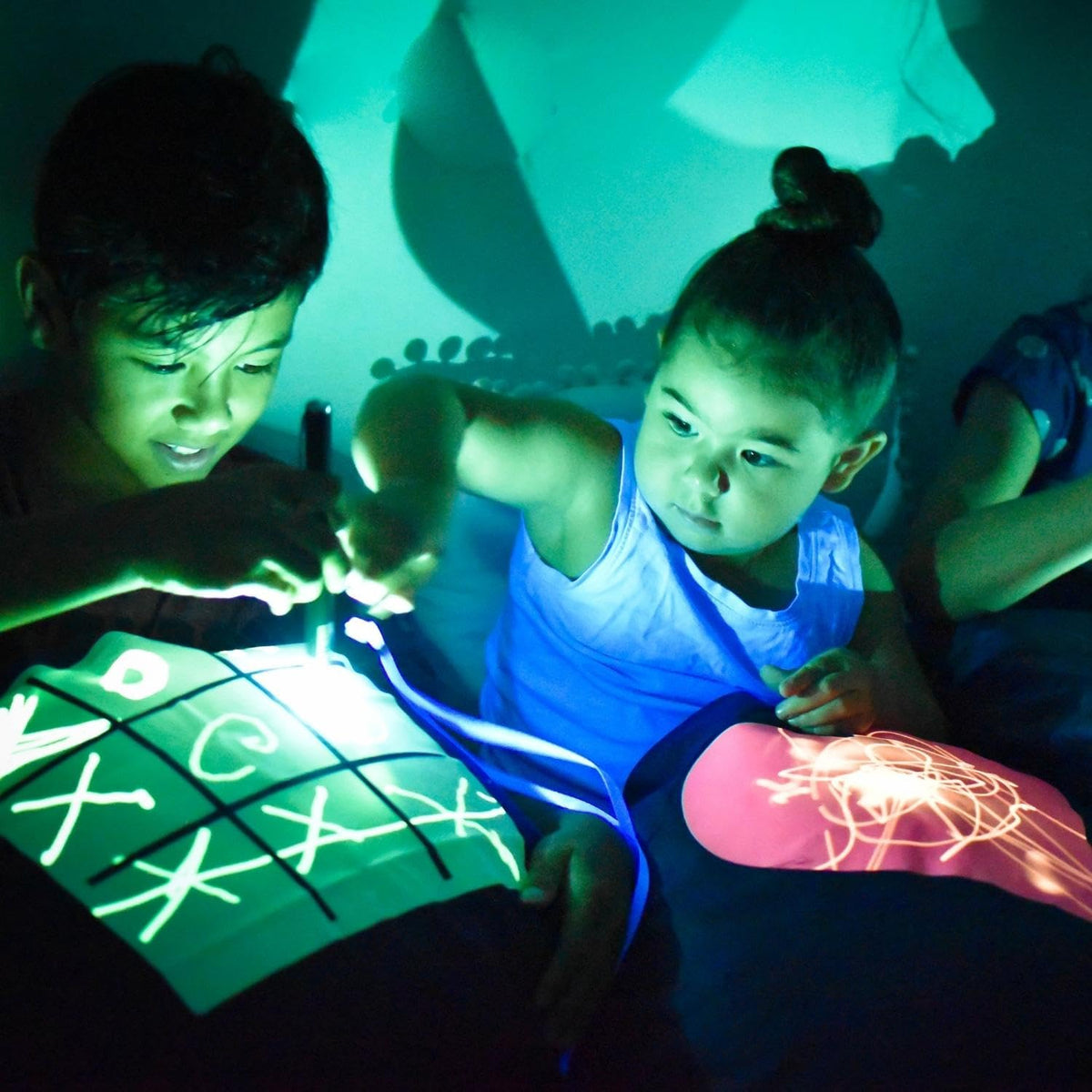 Illuminated Apparel Glow Sketch Interactive Glow in The Dark Pillowcase (Dream Cloud)
