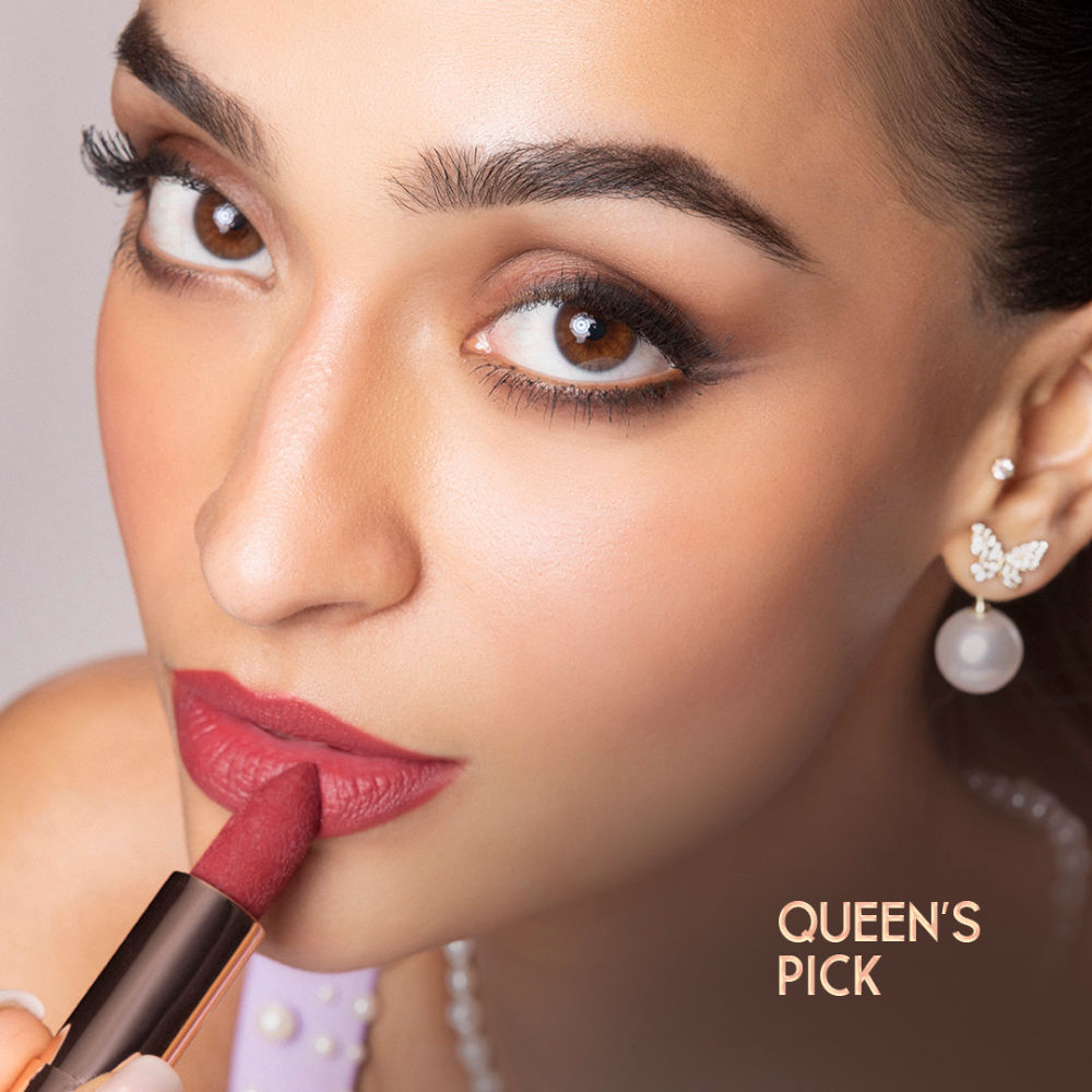 Nykaa Cosmetics X Bridgerton Creamy Matte Longwear Lipstick - Queen's Pick (4.2g)