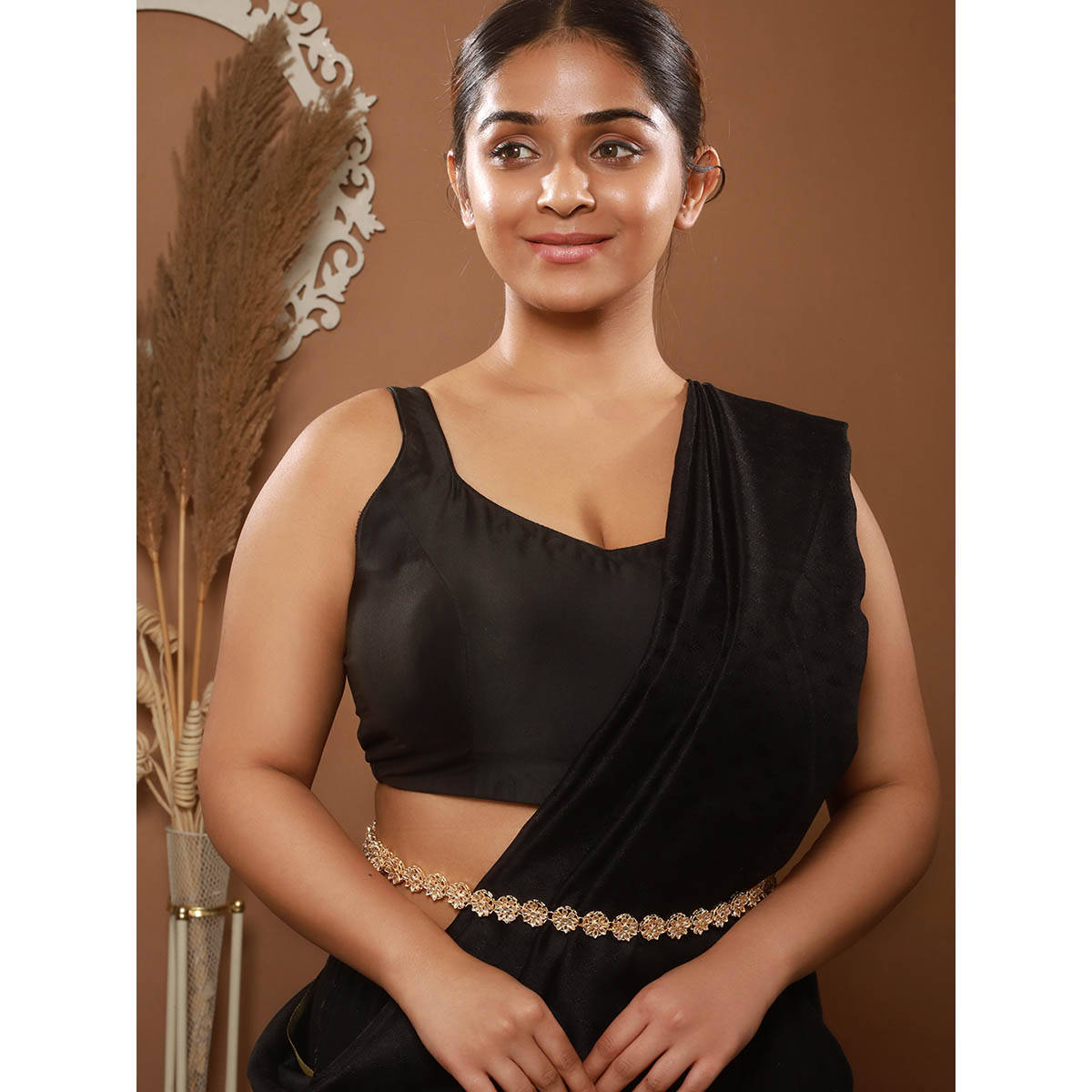 Aatmana Gold-Plated and White Kundan Studded and Beaded Traditional Kamarbandh