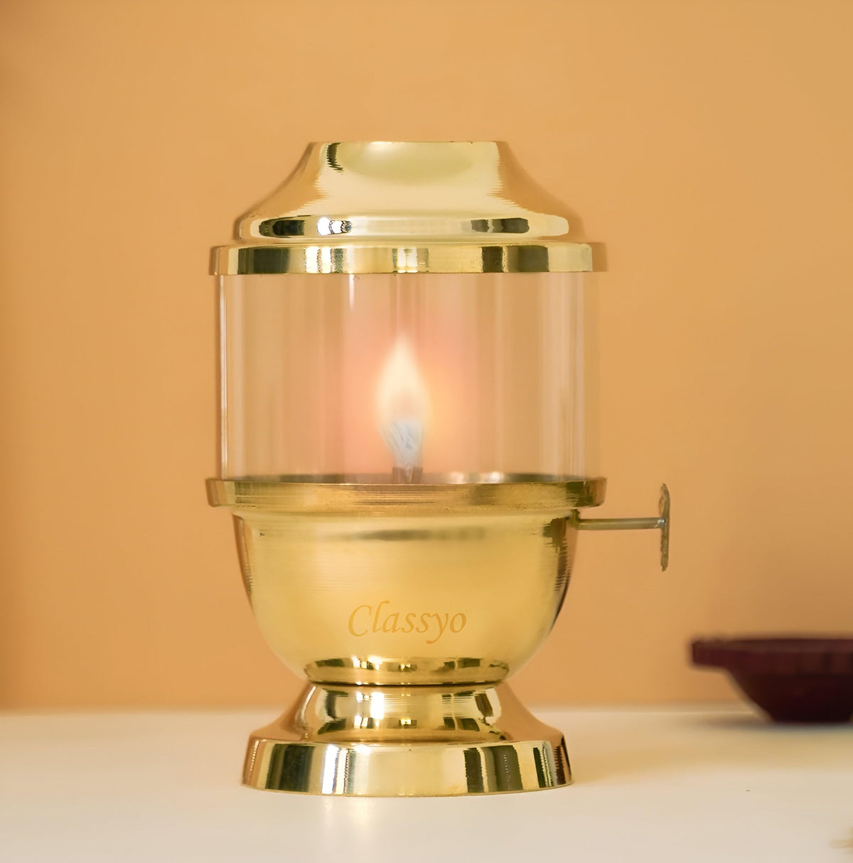 Classyo Pure Brass Akhand Diya with Adjustable Bati with Screw Lever for Puja, Borosilicate Glass (6 inch, 250ml Oil Capacity, Wick Included, Flame up to 48hrs)
