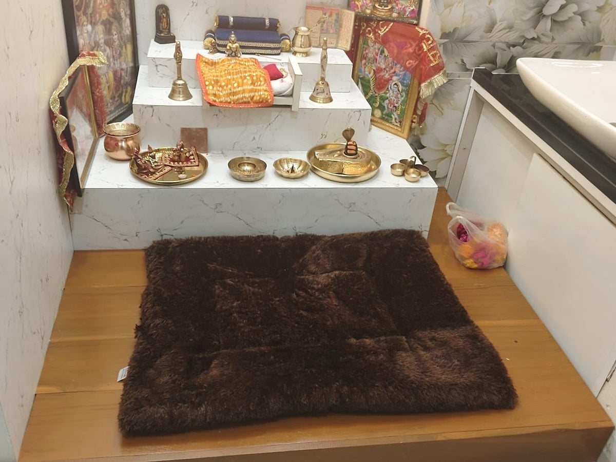 Premium Faux Fur Asan for Pooja & Meditation | Ultra Soft Plush Floor Seating Cushion | Luxury Prayer Mat | Comfortable Yoga Sitting Mat | BROWN | 30 Inch Round