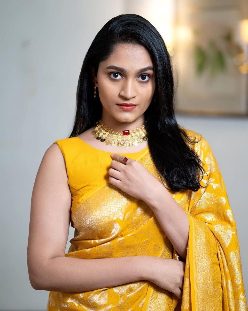 Women's Present Banarasi Soft Lichi Silk Saree Beautiful Yellow Gold Jacquard Rich Pallu Design Work Zari Woven Kanjivaram Silk Style Saree With Soft Lichi Silk