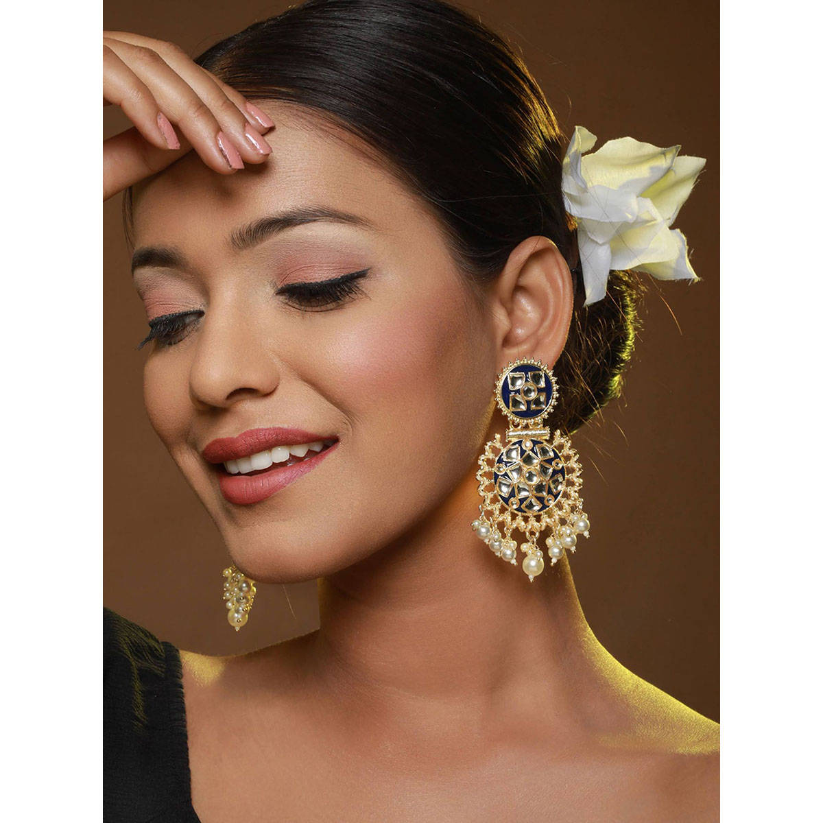 Aatmana Gold-Toned Kundan Studded Circular Chandbalis