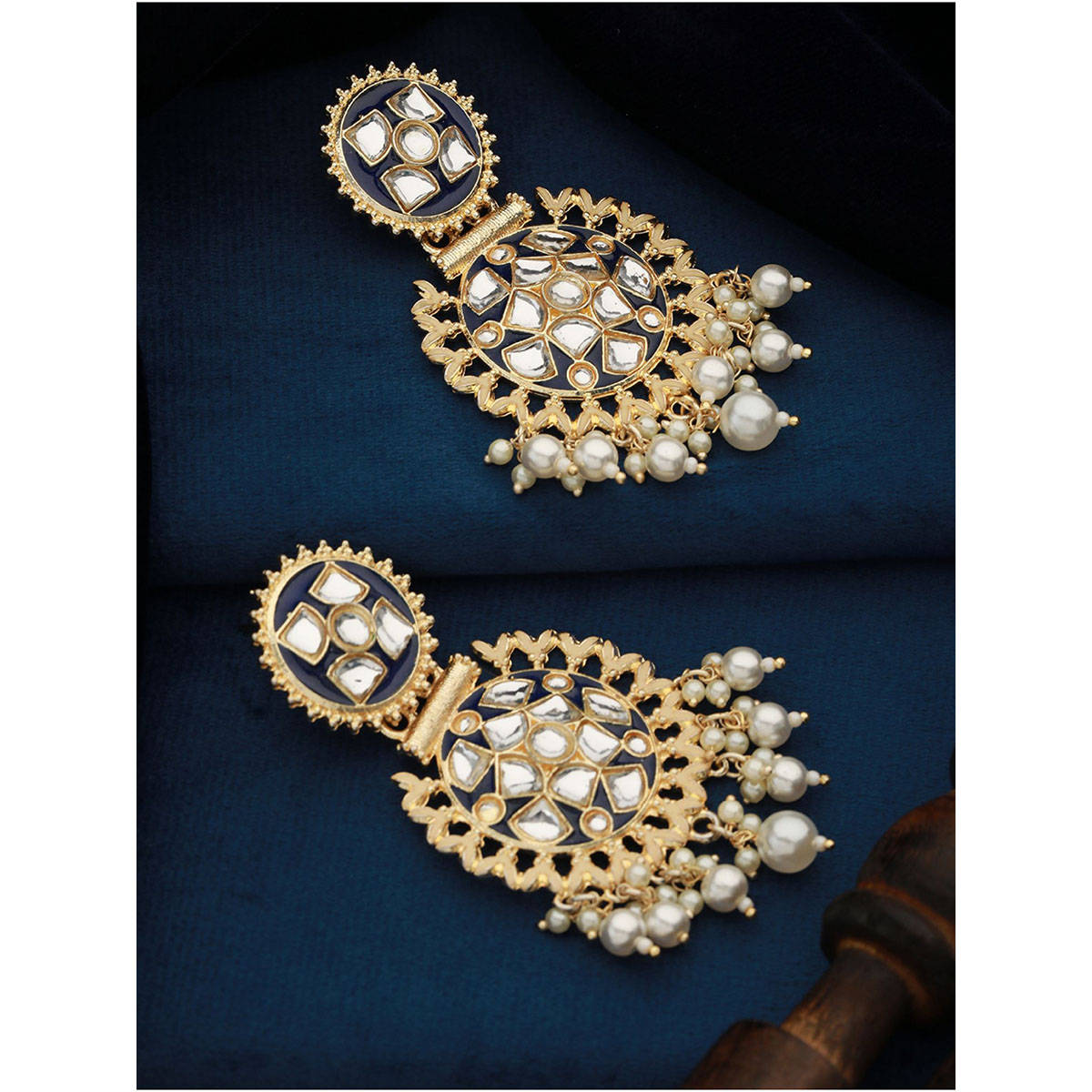 Aatmana Gold-Toned Kundan Studded Circular Chandbalis