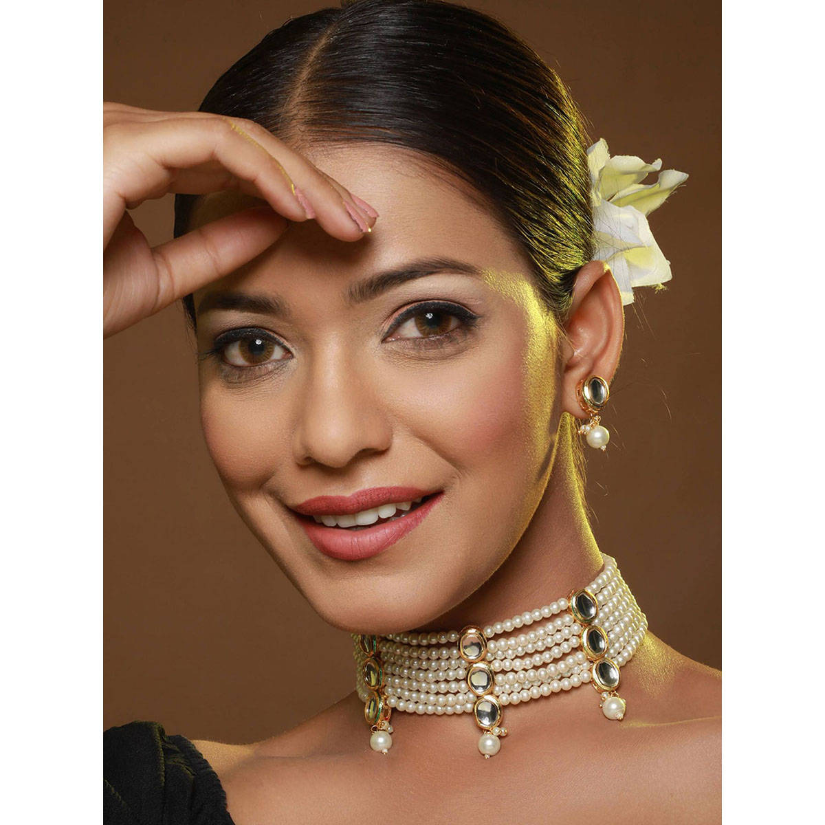 Aatmana Gold-Plated Kundan-Beaded Choker Jewellery Set