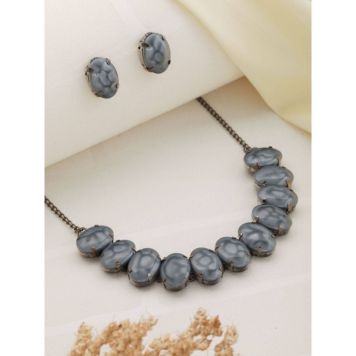 Aatmana Stone Studded Jewellery set