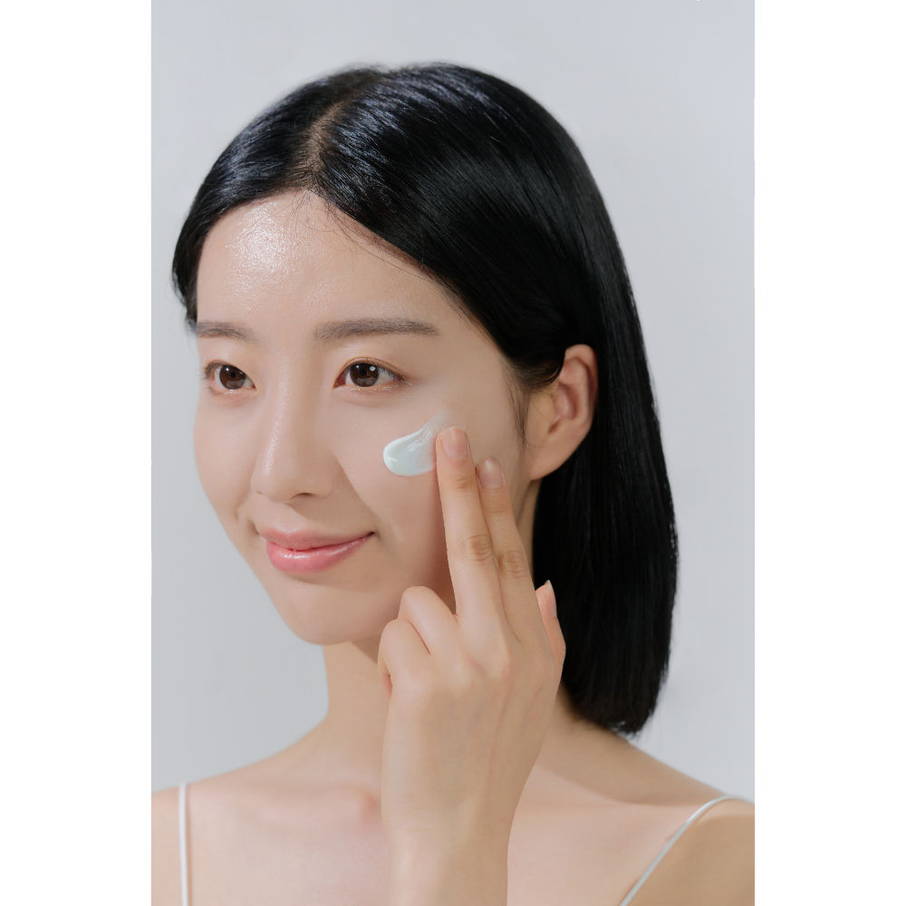 Skin1004 Madagascar Centella Hyalu-Cica Water-Fit Sun Serum For All Skin Types SPF 50 (50ml)