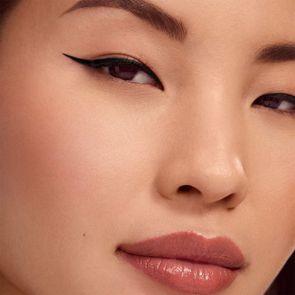 Rare Beauty Perfect Strokes Matte Liquid Eyeliner - Black (0.9ml)