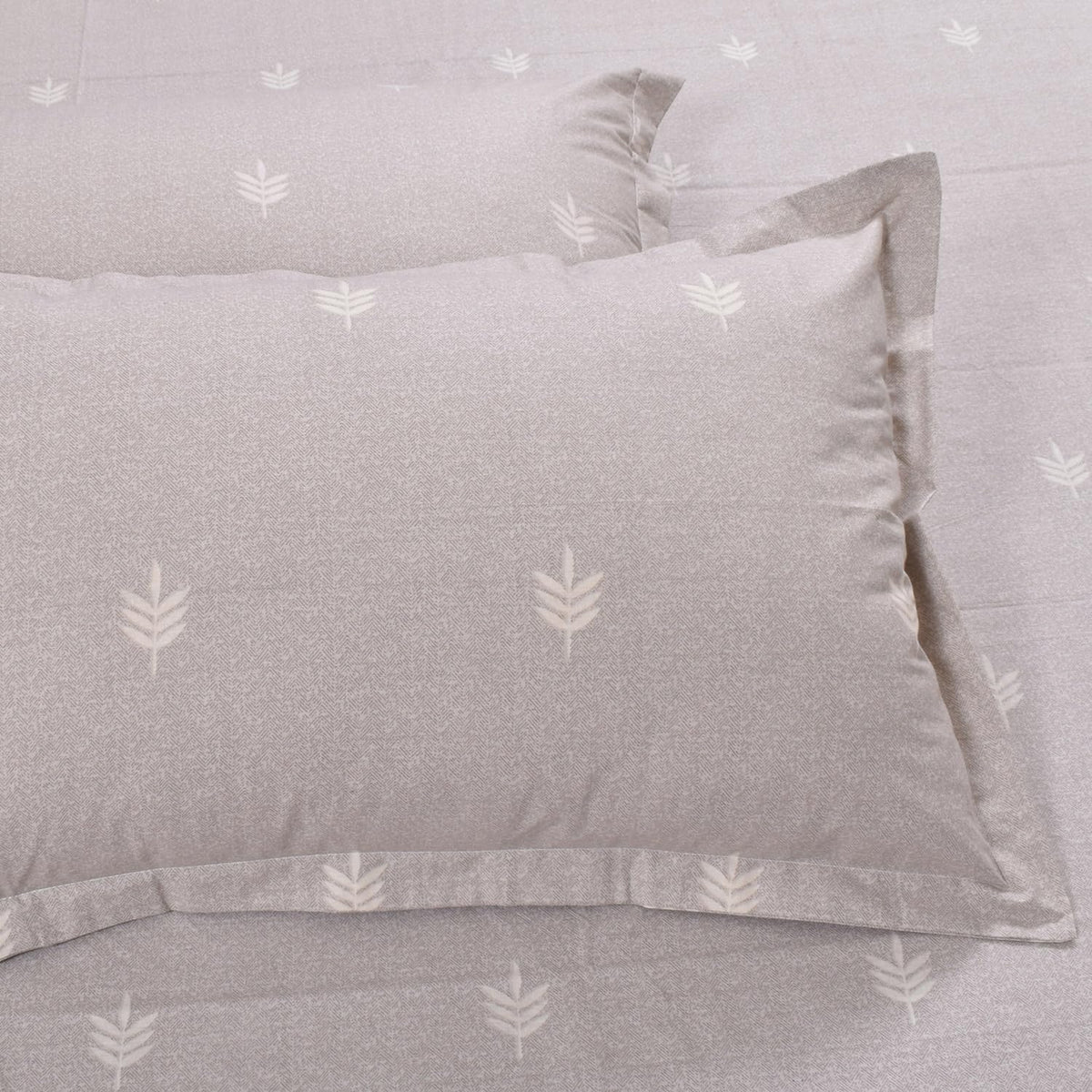 HUESLAND by Ahmedabad Cotton 144 TC Cotton Bedsheet Single Bed with 1 Pillow Cover | Oat Brown & White Flat Bedsheet - Single Oat Brown & White