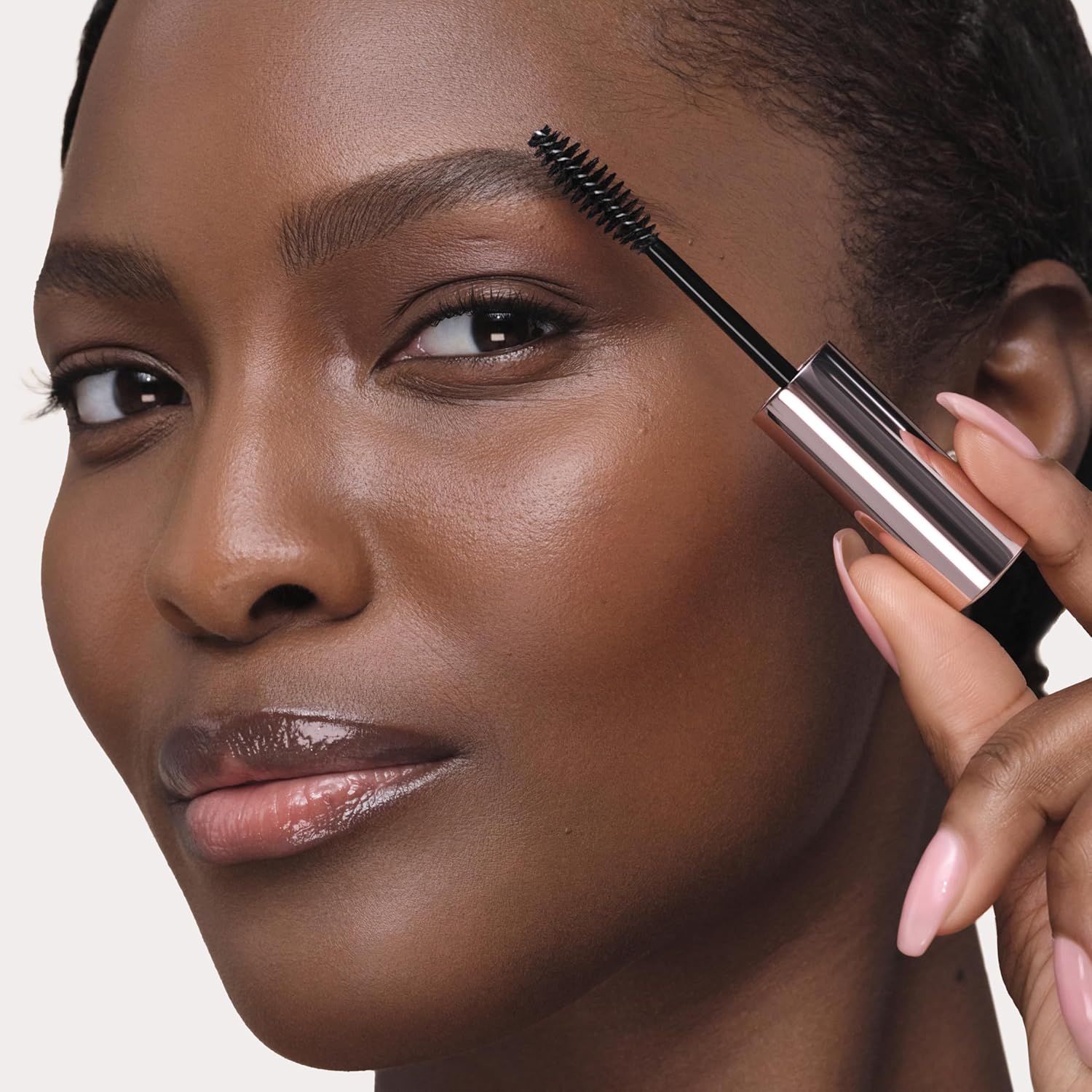 Anastasia Beverly Hills Clear Brow Gel - Lightweight Clear Eyebrow Setting Gel for Flexible Long-Lasting Hold, Controls and Sets Brows for a Clean, Polished, Natural Finish