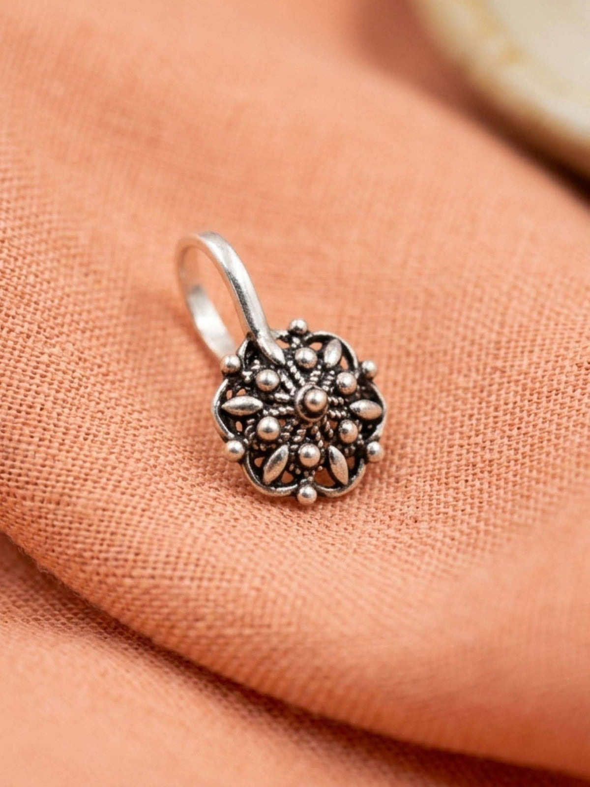 925 SILLER Oxidised Rhodium Plating Silver Nosepin (Onesize)