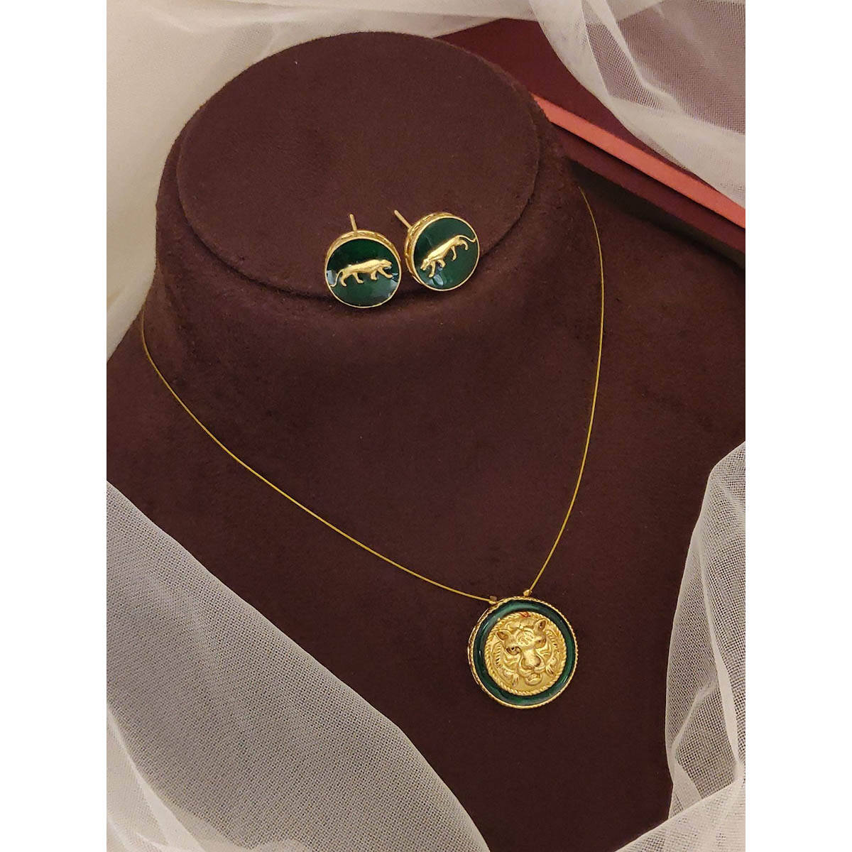 Abdesigns Elegant Green Gold Plated Jewellery Set
