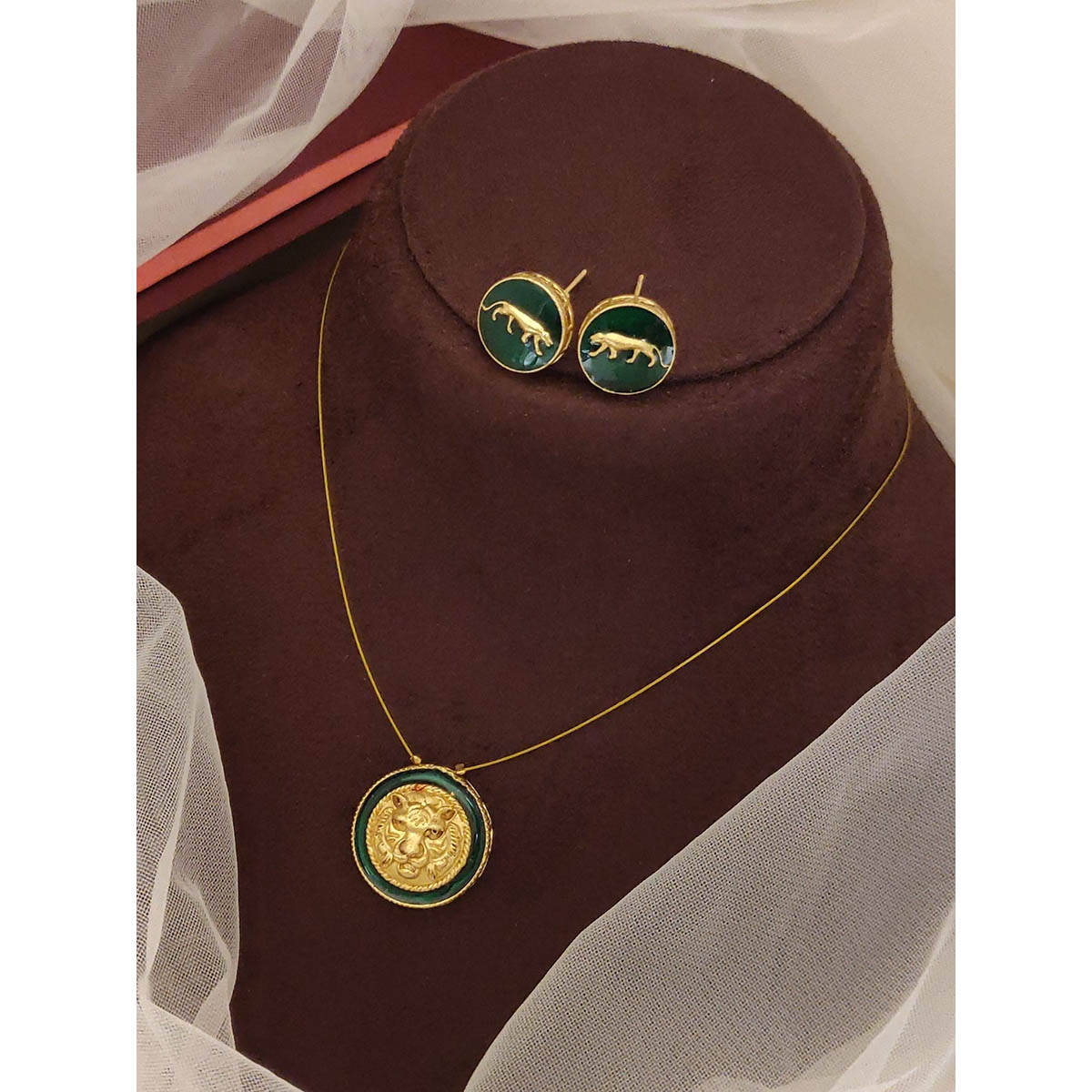Abdesigns Elegant Green Gold Plated Jewellery Set