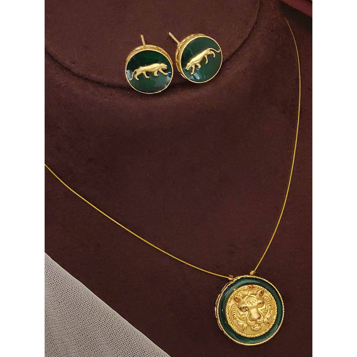 Abdesigns Elegant Green Gold Plated Jewellery Set